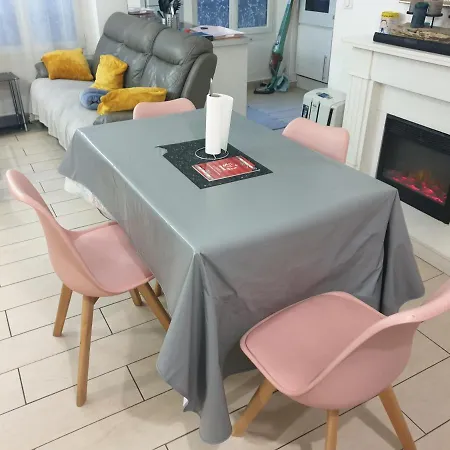 Super F3 A Cote De Land Et Paris Apartment